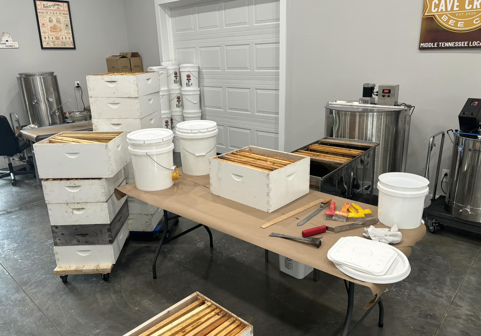 bee keeper in tennessee